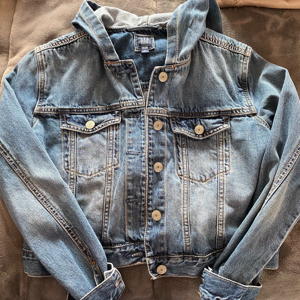 Cropped denim hooded jacket